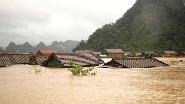 viết đoạn văn về thảm hoạ thiên nhiên bằng tiếng anh - lũ lụt